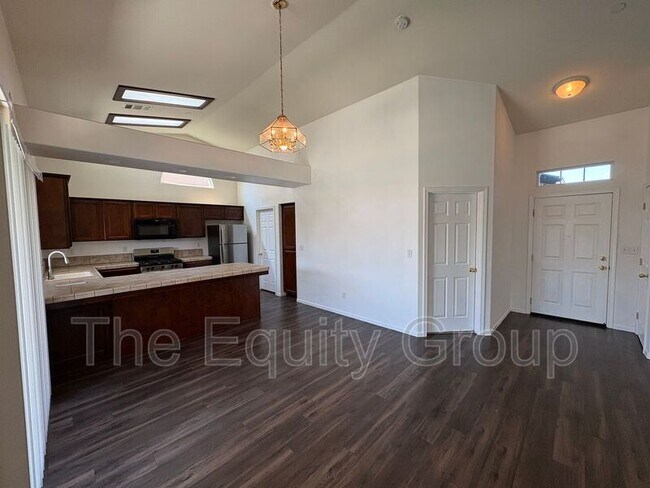 Building Photo - 30910 Jackrabbit St