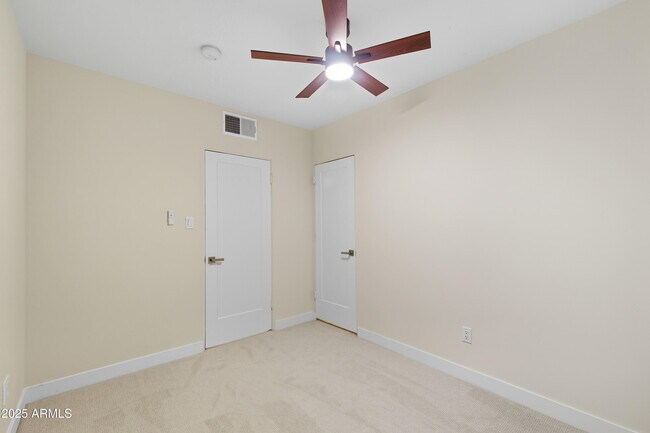 Building Photo - 1630 E Catalina Dr