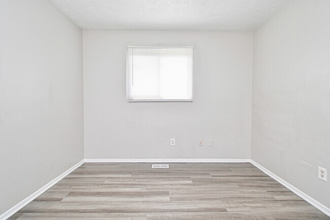 Building Photo - 10923 Birchridge Dr