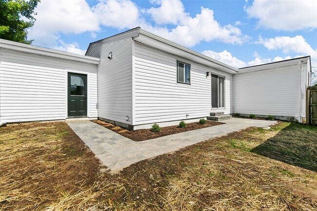 Building Photo - 1308 Havenhurst Rd