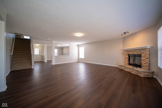 Building Photo - 1566 Howell Dr