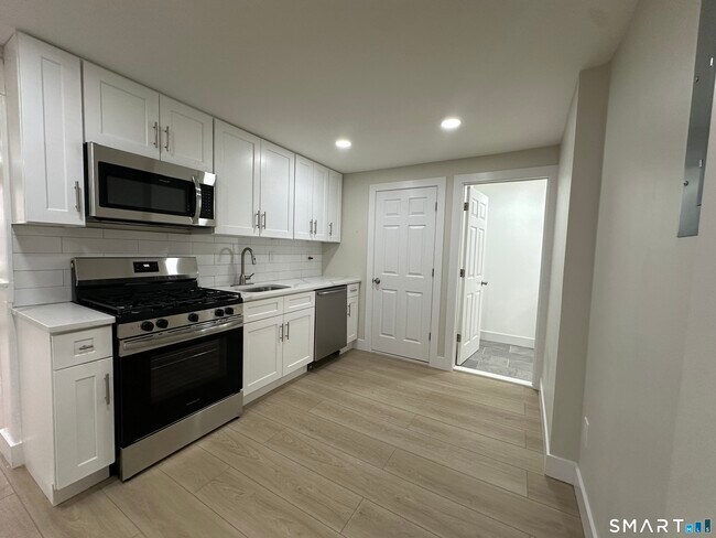 Building Photo - 49 Dodgingtown Rd