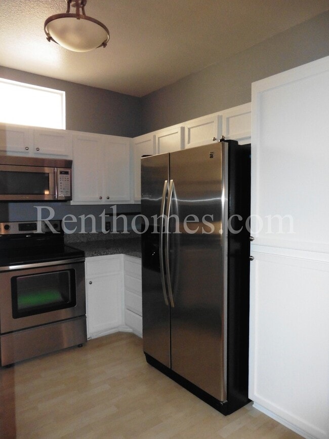 Building Photo - Rancho Bernardo, 18752 Caminito Cantilena #164- Gated Complex, Community Pools and Spas, Tennis C...