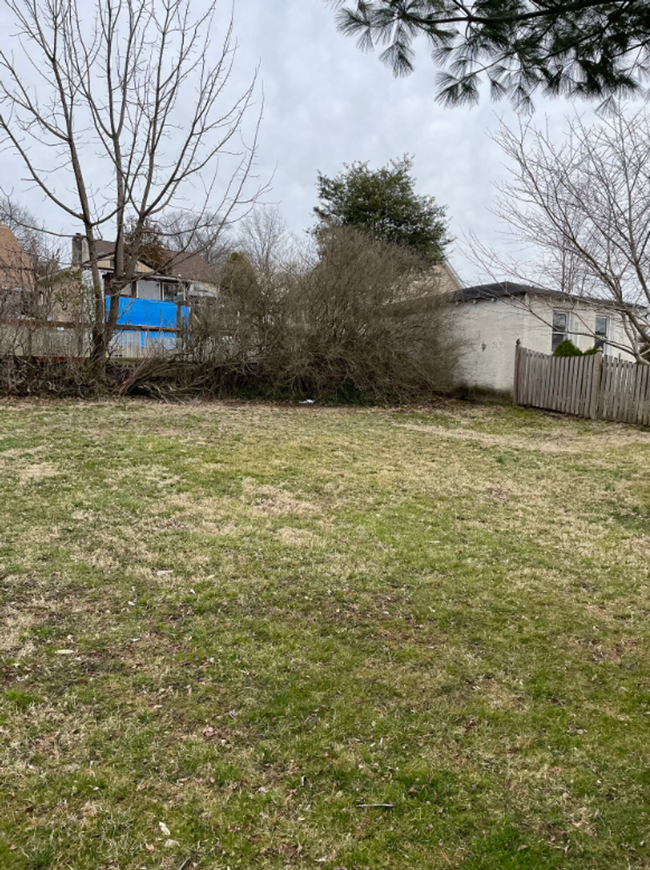 Building Photo - Single Family Home Available for Rent in t...