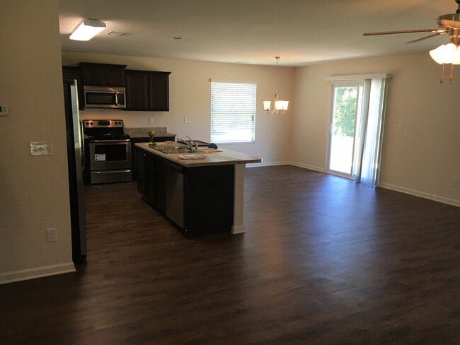 Building Photo - Doss Ferry Community in Kimberly Al  2 story house built 2017, 3 Bedroom, 2.5 bathroom house with...