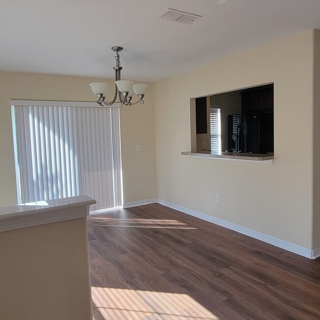 Building Photo - 391 Carina Cir