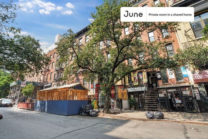 Building Photo - Room in Shared 2 bed/1 bath home