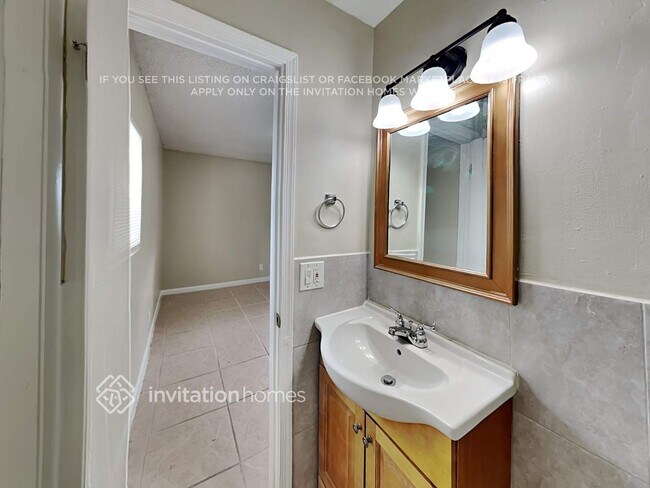 Building Photo - 328 SW 80th Terrace