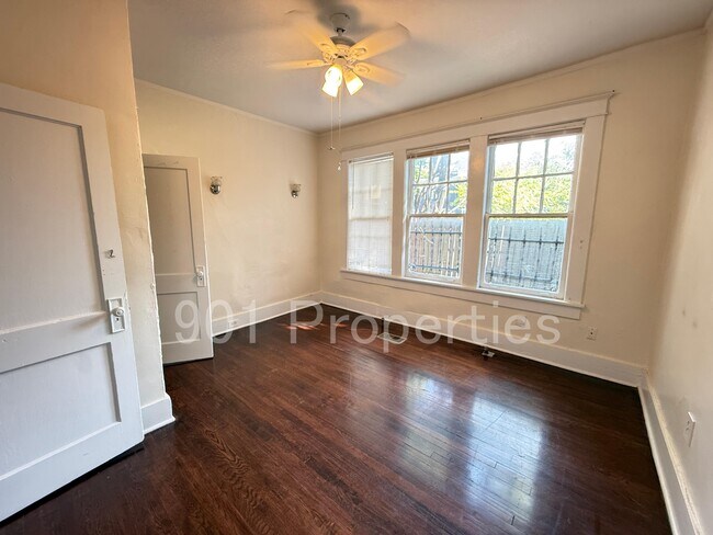 Building Photo - 212 N Willett St