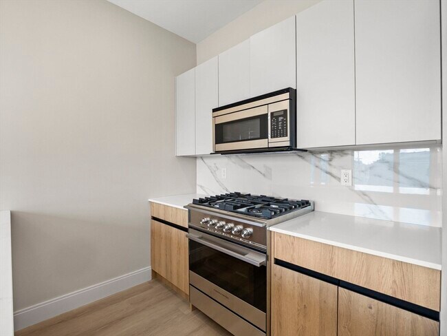 Building Photo - 249 Corey Rd