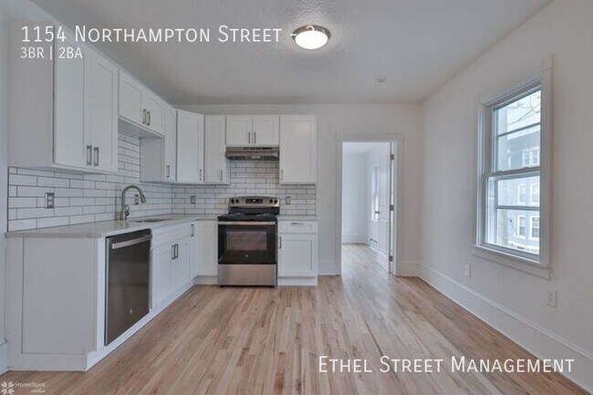 Building Photo - 1154 Northampton St