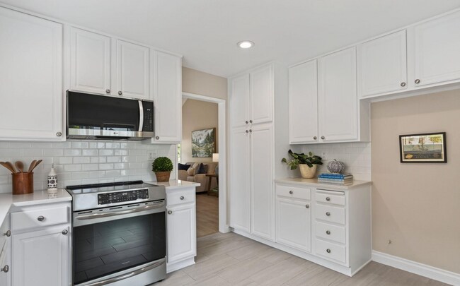 Building Photo - 6169 Arabian Pl