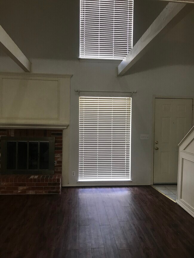 Building Photo - 1201 Sequoyah St