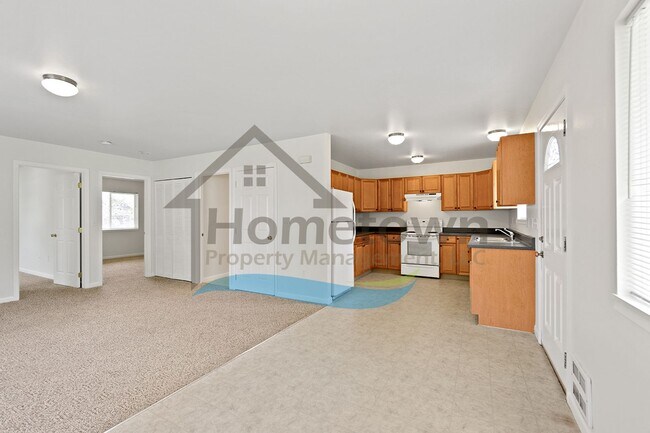 Building Photo - 6498 Tamarack Ln