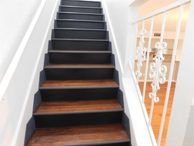 Building Photo - 9200 W Bellfort Ave