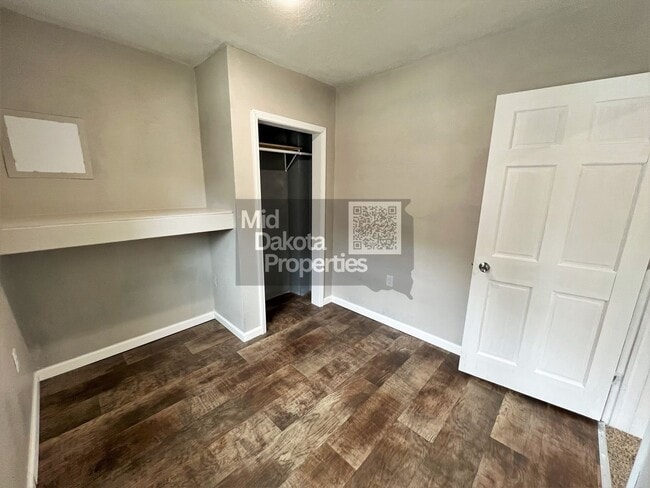 Building Photo - 404 S Minnesota- 4 Bedroom, 2 Bathroom House