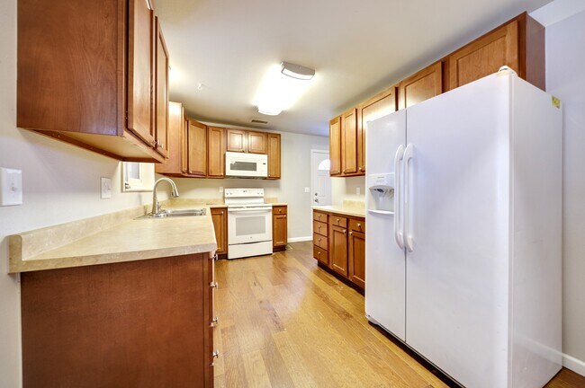 Building Photo - 1206 Westmoreland Rd