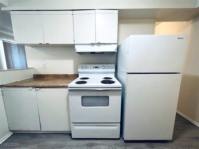 Building Photo - 3772 Royal Crest St