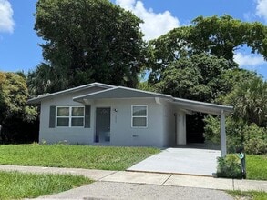 Building Photo - 1230 NW 29th Way