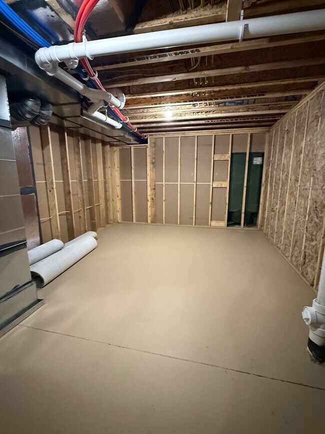 Building Photo - Brand new construction 3 bed/3 bath ranch townhome in North Lincoln