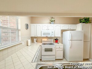 Building Photo - 129 Chapel Hill Cir