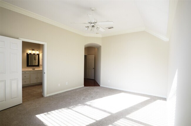 Building Photo - 5702 Fleethaven Ct