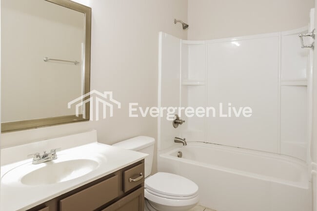 Building Photo - 107 SW Properzi Wy