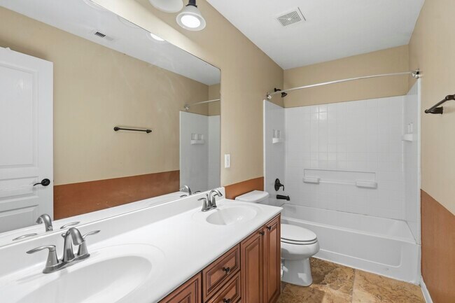 Building Photo - 25907 Foxrun Vista Dr