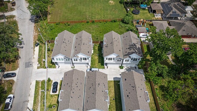 Building Photo - 853 Prosper St