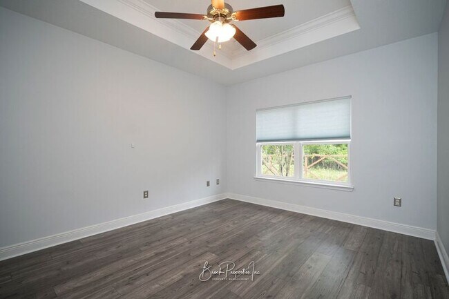 Building Photo - 8753 Bradfield Dr