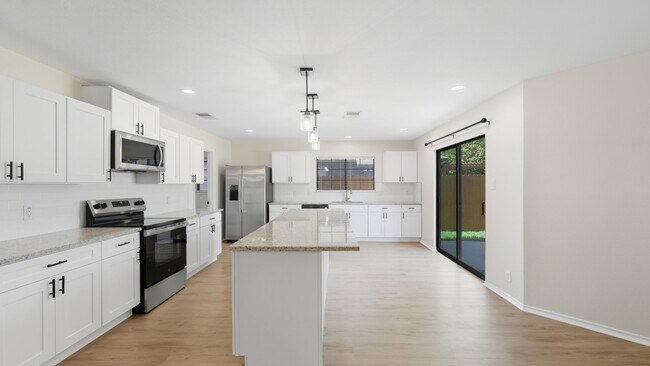 Building Photo - 1073 Stone Hollow