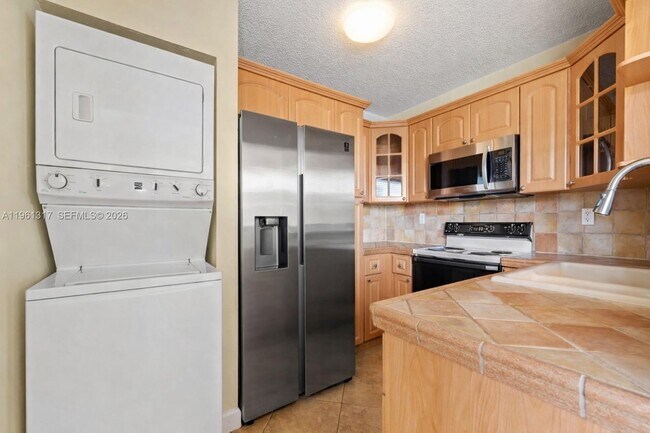 Building Photo - 10020 NW 9th St Cir