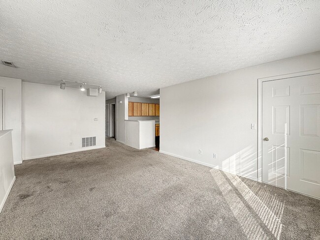 Building Photo - Battle Creek 2 Bedroom / 2 Bath Apartment ...