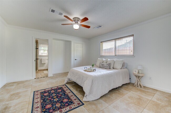 Building Photo - 1107 Blue Willow Dr