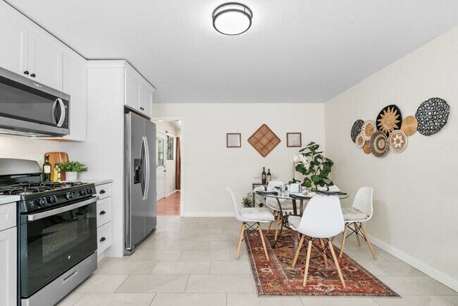 Building Photo - Sunny and Charming Boulder Creek Retreat - Modern Living on a Shared Property