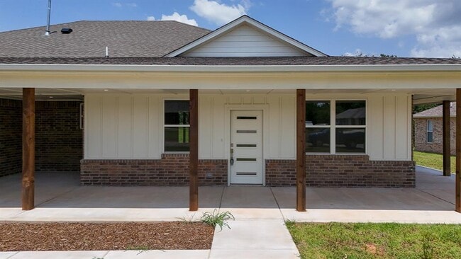 Building Photo - 17611 Natalie Ct