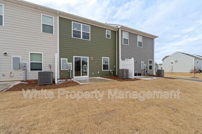 Building Photo - 745 Lock Haven Dr NW