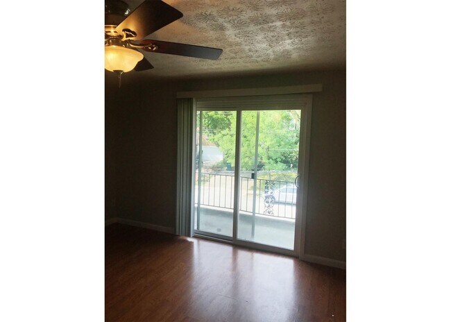 Building Photo - 525 Lowell Ave