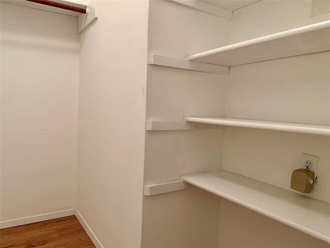 Building Photo - 22 N Wavy Oak Cir