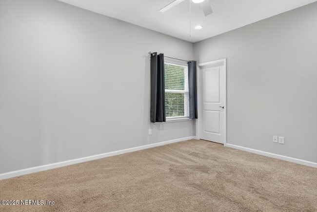 Building Photo - 64 Pindo Palm Dr