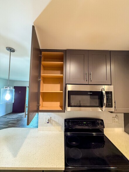Building Photo - 2929 Selena Dr