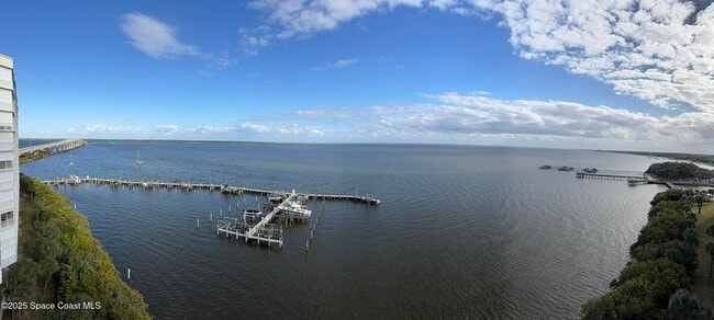 Building Photo - 5 Indian River Ave