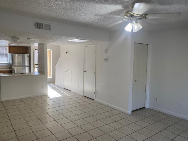 Building Photo - 2 bedroom in PHOENIX AZ 85029