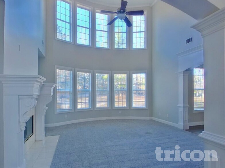 Building Photo - 3620 Little Spring Dr