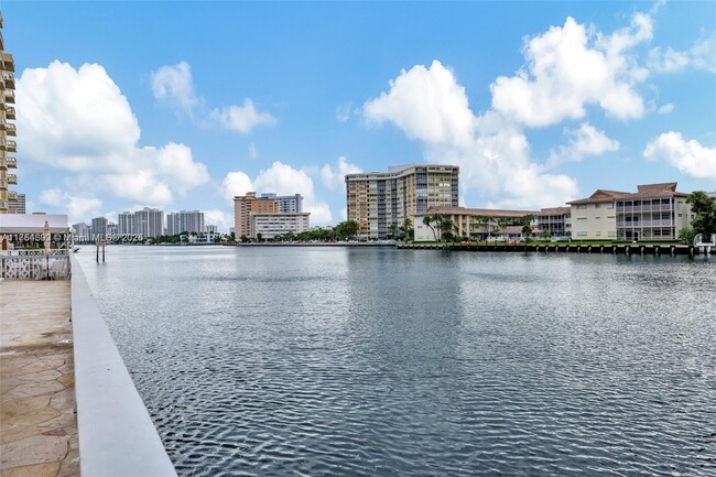 Building Photo - 1801 S Ocean Dr