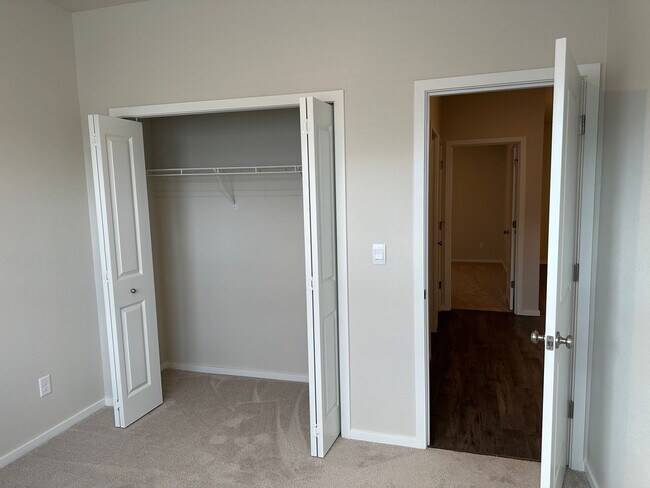 Building Photo - Newer single level 3-bedroom 2 bath house in Springfield!