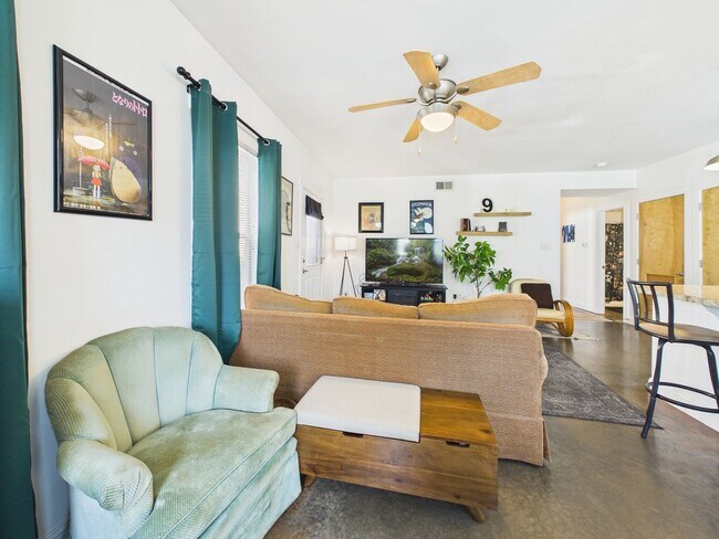 Building Photo - 1112 Porter St