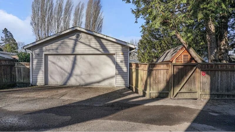 Building Photo - 316 32nd Ave E