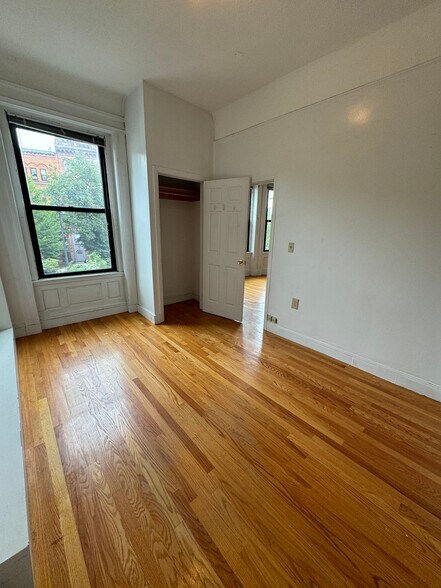Building Photo - 591 Beacon St