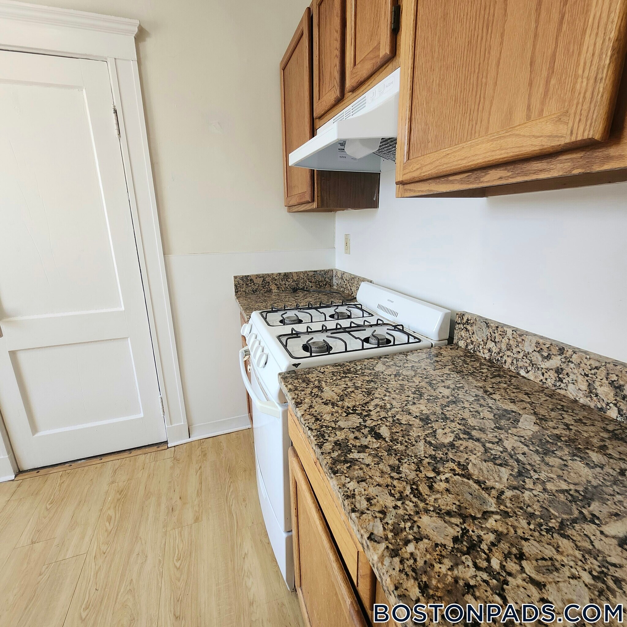 Building Photo - 88 Maple St